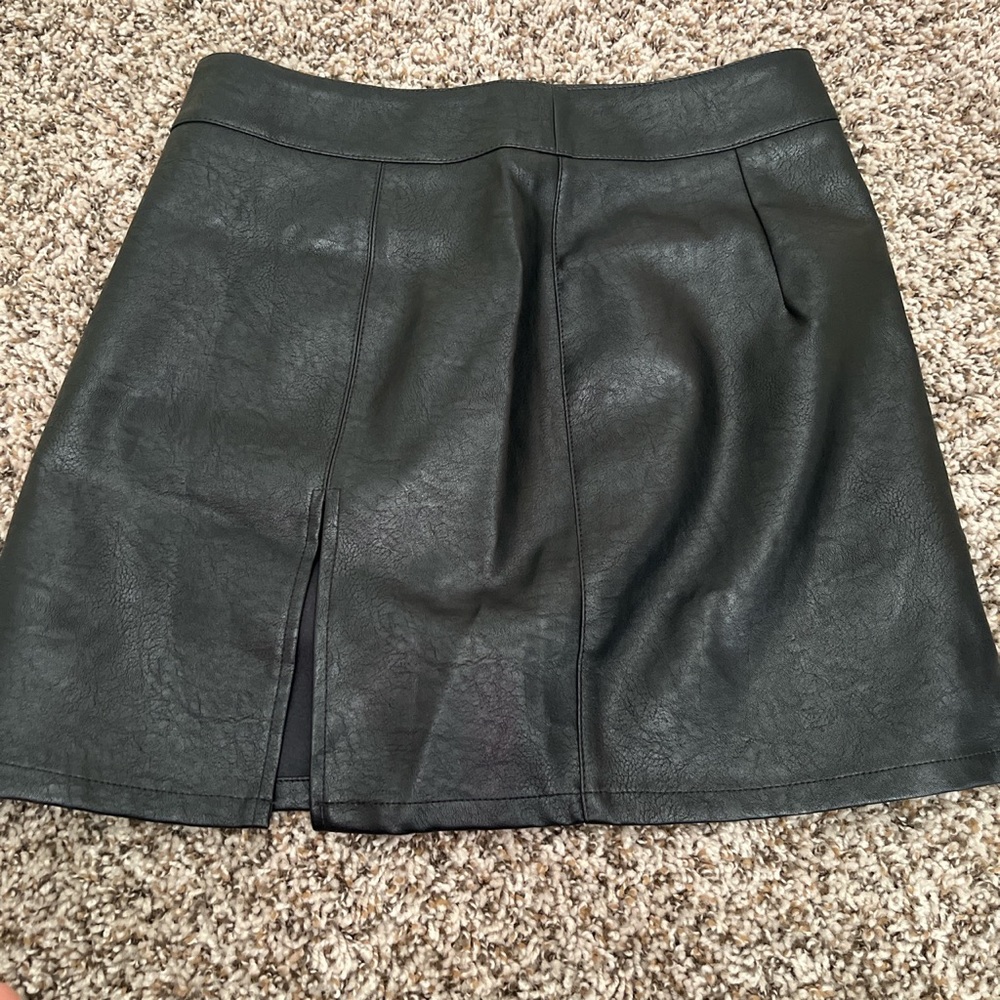 Lioness black mini skirt 🖤